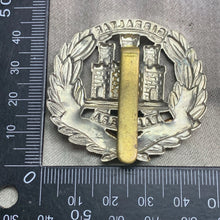 Charger l&#39;image dans la galerie, Original WW2 Northamptonshire Regiment British Army Cap Badge
