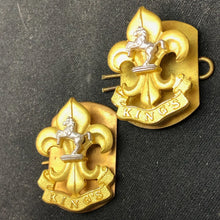 Lade das Bild in den Galerie-Viewer, Original British Collar Badge Pair - King&#39;s Regiment - The Militaria Shop
