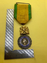 Load image into Gallery viewer, Original French &quot;Medaille Militaire&quot; / Republic Francaise 1870 / Bronze Medal
