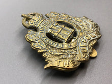 Load image into Gallery viewer, Original WW2 British Army The Suffolk Regiment Cap Badge
