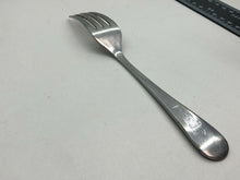 Lade das Bild in den Galerie-Viewer, Original British Army War Department Marked Mess Cutlery Fork - 1962 Dated
