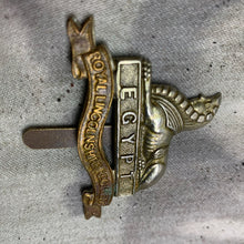 Charger l&#39;image dans la galerie, Original WW1 British Army Royal Lincolnshire Regiment Cap Badge
