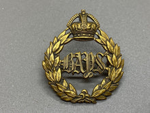 Charger l&#39;image dans la galerie, British Army The Queen&#39;s Bays, 2nd Dragoon Guards Cap Badge
