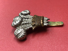 Lade das Bild in den Galerie-Viewer, Original WW2 British Army Prince of Wales&#39;s Own Light Dragoons Cap Badge
