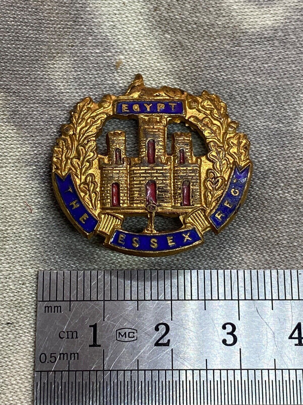 Original British Army The Essex Regiment Enamelled & Gilt Sweetheart Brooch