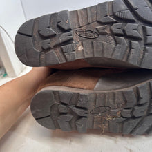Load image into Gallery viewer, British Army Surplus Brown Leather Combat Boots - Iturri - Size UK 8 L - The Militaria Shop
