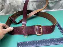 Load image into Gallery viewer, Original British Army WW1 / WW2 Officer&#39;s Sam Browne Belt with Cross Strap - 36&quot;
