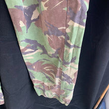 Charger l&#39;image dans la galerie, Genuine British Army DPM Combat Trousers - Size 82/80/96
