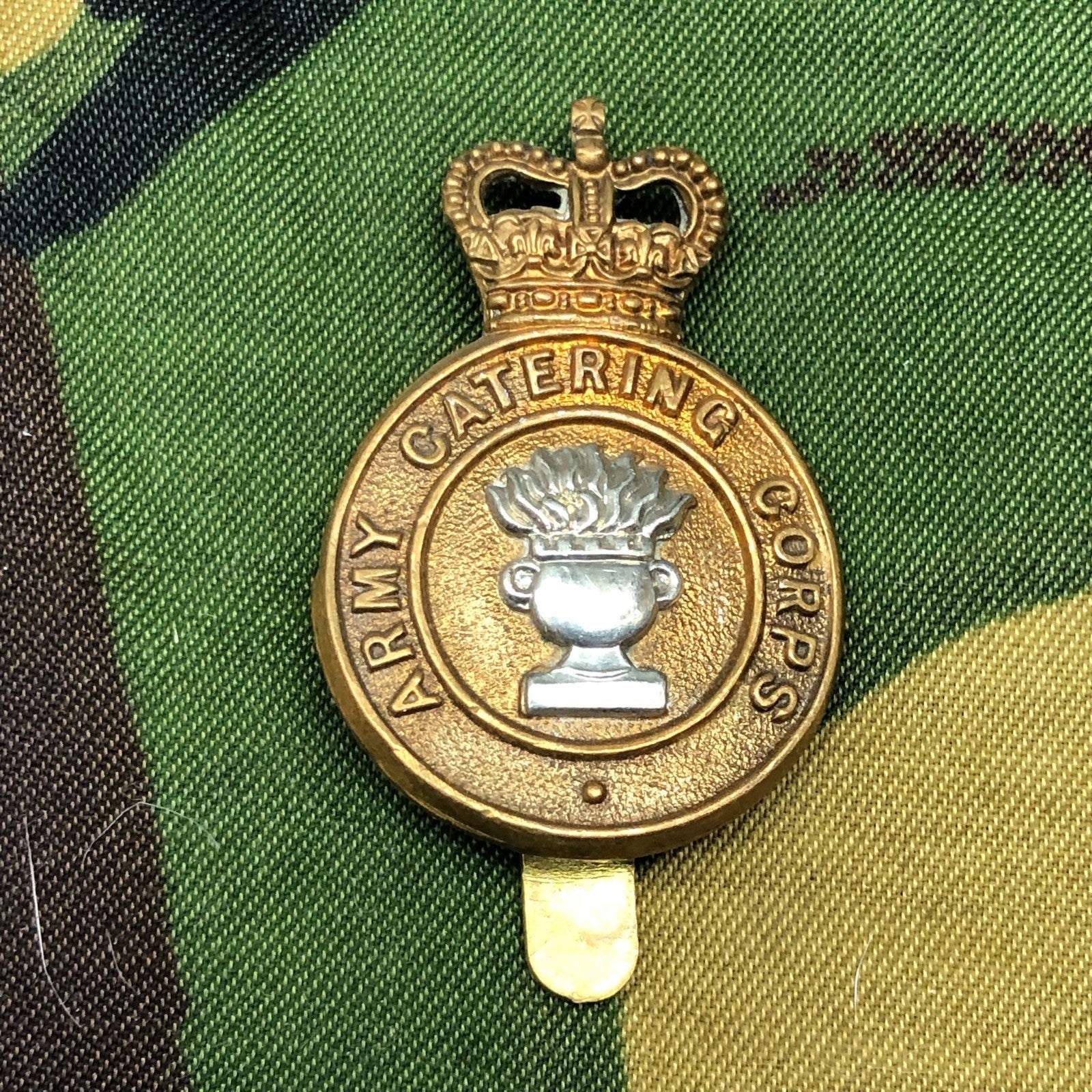 Original British Army Cap Badge - Army Catering Corps - The Militaria Shop