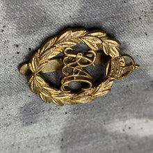 Load image into Gallery viewer, Original WW2 British Army Royal Armoured Corps Cap Badge
