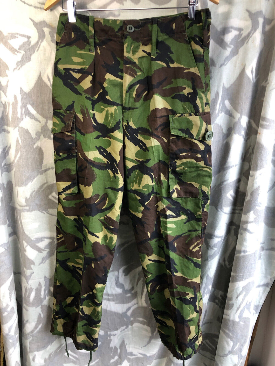 Size 75/80/96 - Vintage British Army DPM Lightweight Combat Trousers