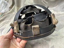 Charger l&#39;image dans la galerie, Original WW2 British Army Helmet Liner &amp; Screw Set - Mk2 Brodie - Size 7 - 1939
