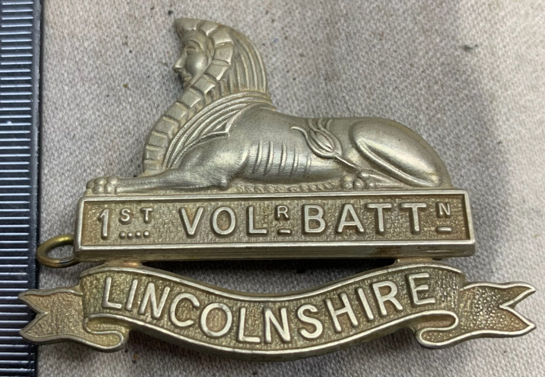 Original WW1 British Army 1s Volunteer Battalion Lincolnshire Regiment Cap Badge