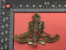 Load image into Gallery viewer, Original WW1/WW2 British Army Royal Artillery Cap Badge
