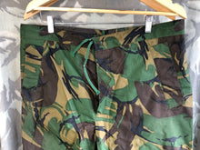 Lade das Bild in den Galerie-Viewer, Genuine British Army DPM Waterproof Trousers - Size 78/100
