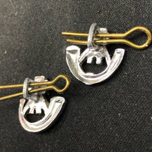 Charger l&#39;image dans la galerie, Original British Collar Badge Pair - Light Infantry - The Militaria Shop
