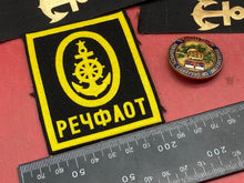 Load image into Gallery viewer, Original Group of Russian / Soviet Navy / Army Badges
