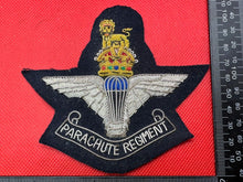 Lade das Bild in den Galerie-Viewer, British Army Bullion Embroidered Blazer Badge - Parachute Regiment - Kings Crown
