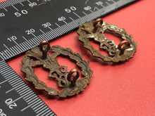 Load image into Gallery viewer, Original WW2 British Army Middlesex Regiment Collar Badge Pair
