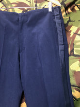 Lade das Bild in den Galerie-Viewer, Image #3
