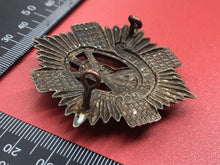 Charger l&#39;image dans la galerie, Original WW1 British Army The Royal Scots Cap Badge
