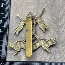 Charger l&#39;image dans la galerie, Original WW2 British Army 9th Queen&#39;s Royal Lancers Cap Badge
