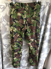 Load image into Gallery viewer, Size 80/88/104 - Vintage British Army DPM Lightweight Combat Trousers
