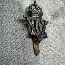 Charger l&#39;image dans la galerie, Original WW2 British Army Cap Badge - 5th Royal Inniskilling Dragoon Guards
