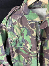 Lade das Bild in den Galerie-Viewer, Original British Army DPM Combat Jacket Smock - Size 180/96
