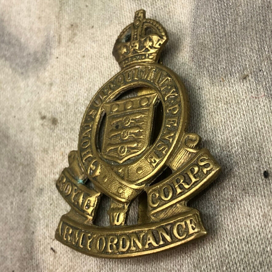 Original British Army Royal Army Ordnance Corps RAOC Cap Badge - The Militaria Shop