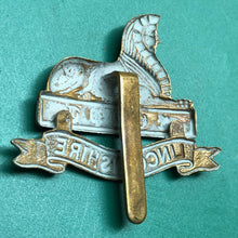 Load image into Gallery viewer, Original WW2 British Army Cap Badge - The Lincolnshire Regiment
