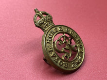 Load image into Gallery viewer, Original WW1 British Army Cap Badge - Royal Horse Guards
