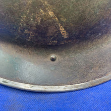 Load image into Gallery viewer, Original British Army WW2 Mk2 Combat Helmet with Div Signs Front &amp; Side
