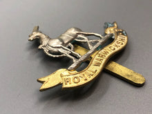 Charger l&#39;image dans la galerie, Original British Army Royal Warwickshire Regiment Cap Badge
