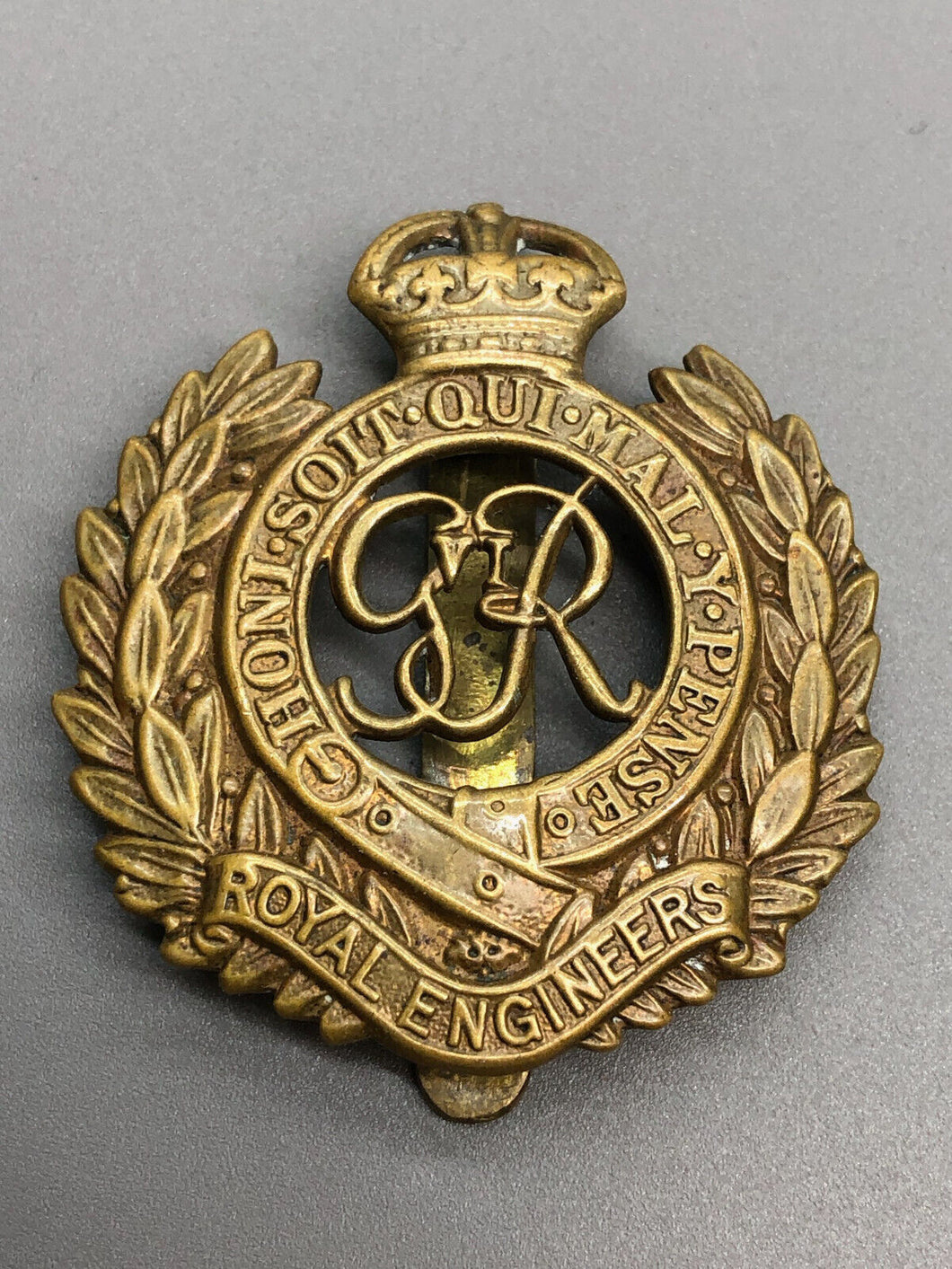 Original WW2 British Army Royal Engineers Brass Cap Badge