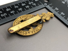 Load image into Gallery viewer, Original WW1 British Army Cap Badge - Army Remount Service
