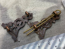 Load image into Gallery viewer, WW1 / WW2 British Army Officer&#39;s Bronze Labour Corps Collar Badges
