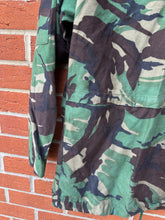 Load image into Gallery viewer, Genuine British Army DPM Camouflaged Combat Smock Jacket - Size 170/96
