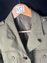 Load image into Gallery viewer, Original WW2 British Army Officers Service Dress Jacket - Captain Signal Corps
