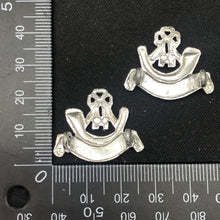 Charger l&#39;image dans la galerie, Original British Collar Badge Pair - Light Infantry - The Militaria Shop
