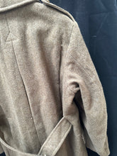 Lade das Bild in den Galerie-Viewer, Original British Army Overcoat Greatcoat - 41&quot; Chest
