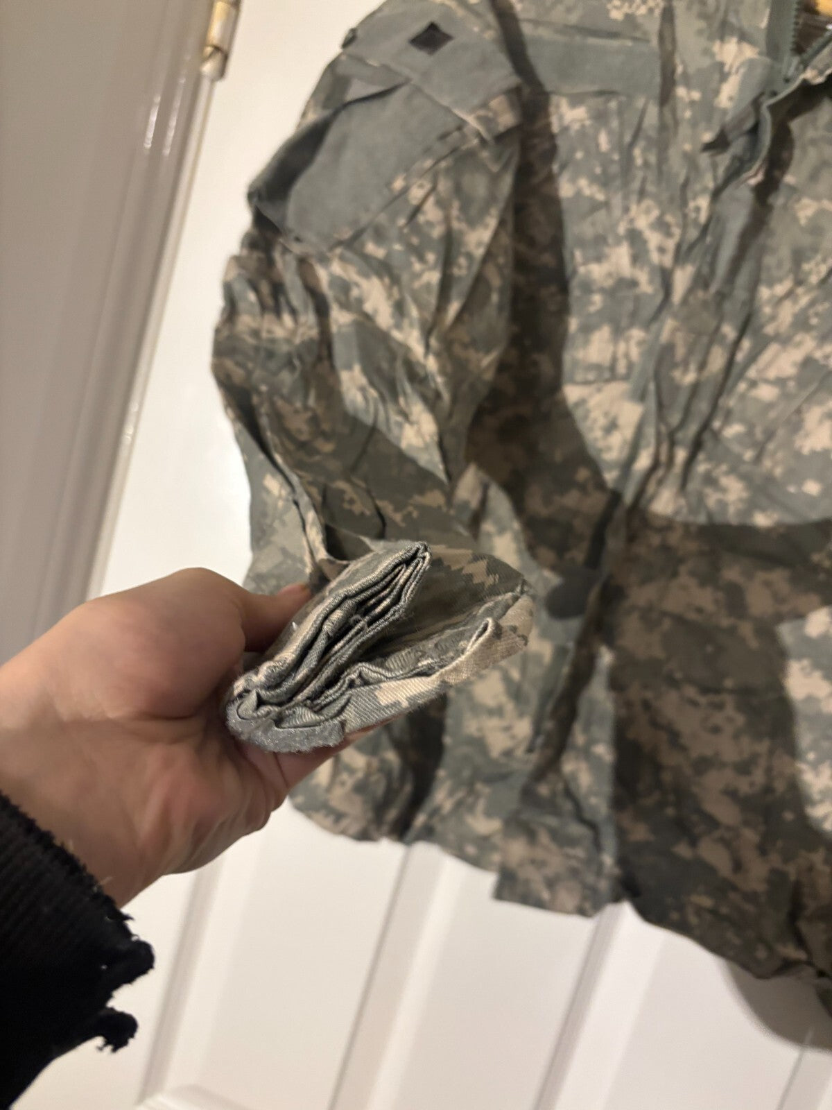Surplus US Army ACU Combat Uniform Jacket -Size Medium-Short - The Militaria Shop
