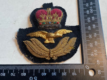 Charger l&#39;image dans la galerie, Original British Royal Air Force RAF Officer&#39;s Bullion Cap Badge
