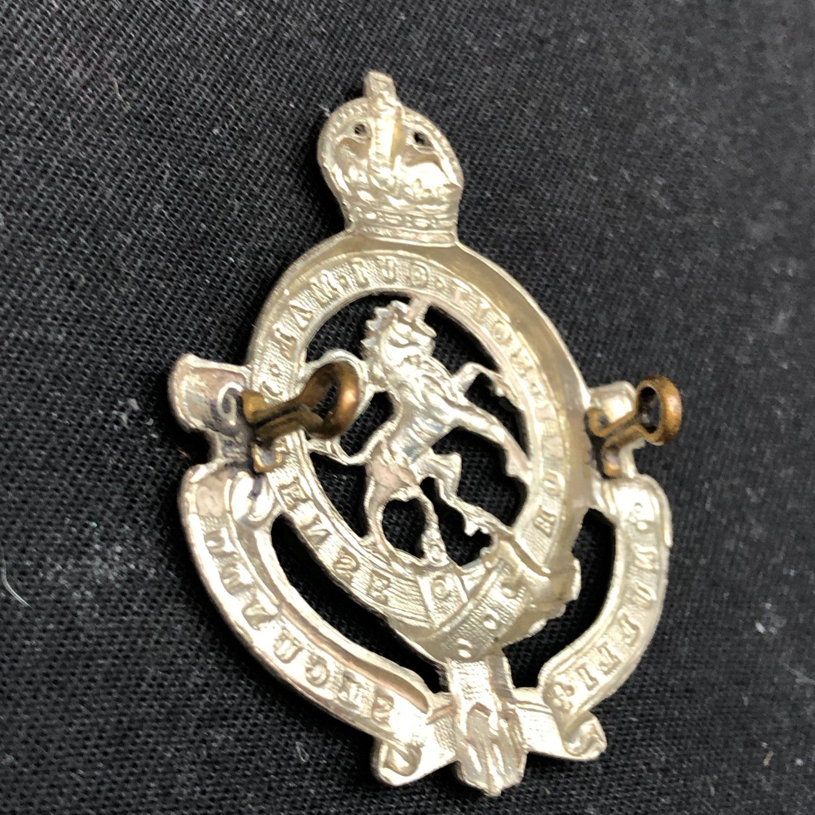 Original WW2 Canadian Army Cap Badge - Governor General's Horse Guards - The Militaria Shop