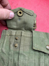 Charger l&#39;image dans la galerie, Original WW2 British Army 37 Pattern Patrol Pouch
