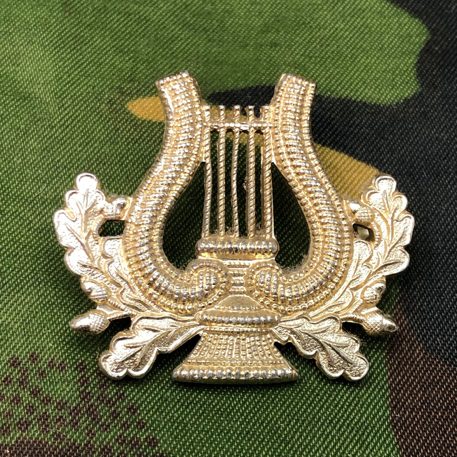 Original British Army Regimental Cap Badge - Bandsman Lyre - The Militaria Shop
