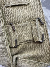 Charger l&#39;image dans la galerie, Original WW2 British Army 37 Pattern Bren Pouch Tan Khaki - 1944 Dated
