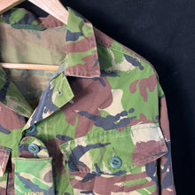 Lade das Bild in den Galerie-Viewer, Originale DPM-Woodland-Jacke im Camouflage-Muster der britischen Armee – 170/96
