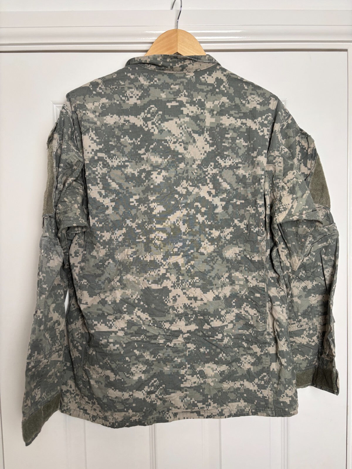 Surplus US Army ACU Combat Uniform Jacket -Size Medium-Regular - The Militaria Shop