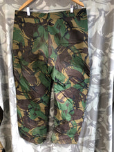 Lade das Bild in den Galerie-Viewer, Genuine British Army DPM Waterproof Trousers - Size 78/100
